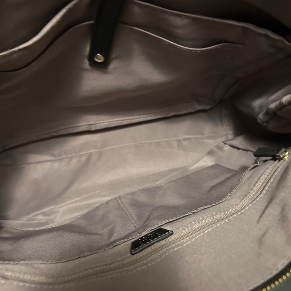 Chic Black and Red Shoulder Bag - Picture 4 of 12